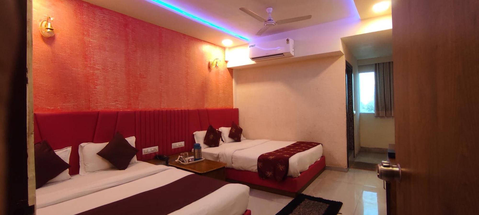 Hotel Avadh Palace, Subhash Bridge, Rto Circle, Ahmedabad Exteriör bild
