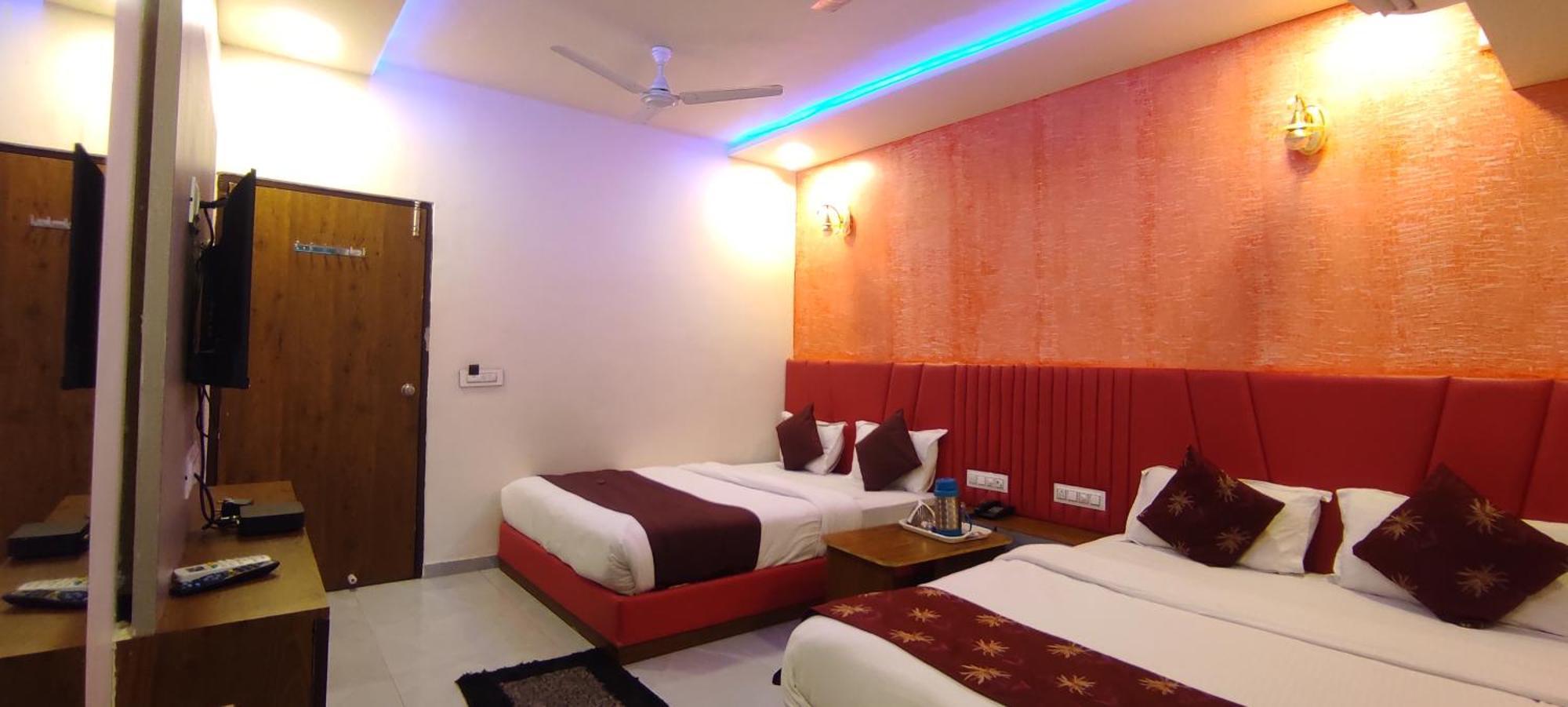 Hotel Avadh Palace, Subhash Bridge, Rto Circle, Ahmedabad Exteriör bild