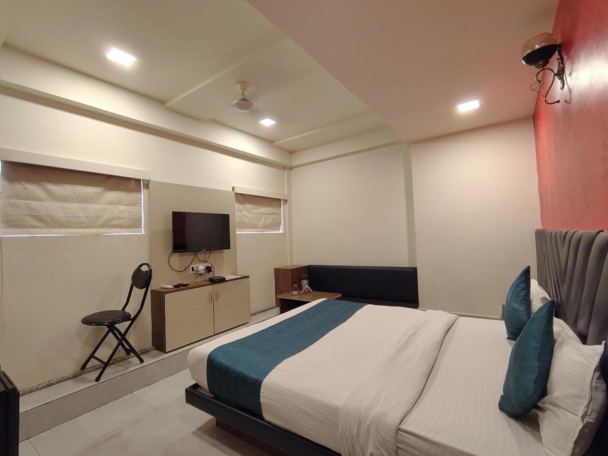 Hotel Avadh Palace, Subhash Bridge, Rto Circle, Ahmedabad Exteriör bild