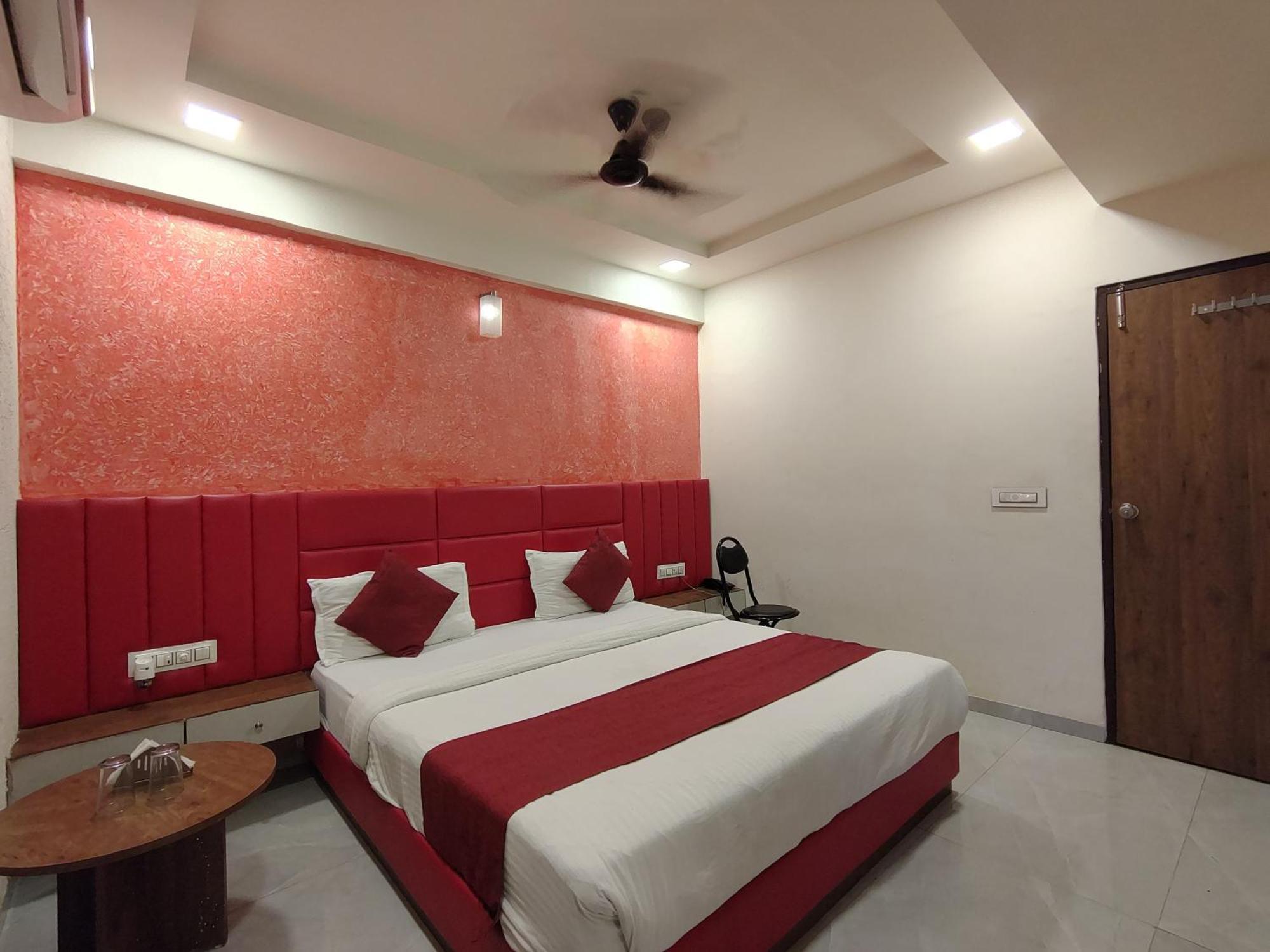 Hotel Avadh Palace, Subhash Bridge, Rto Circle, Ahmedabad Exteriör bild
