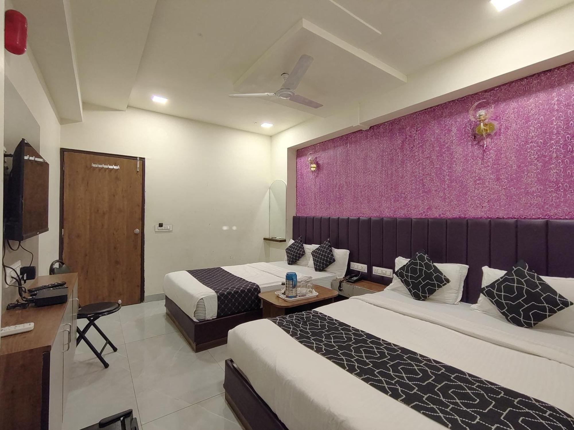 Hotel Avadh Palace, Subhash Bridge, Rto Circle, Ahmedabad Exteriör bild