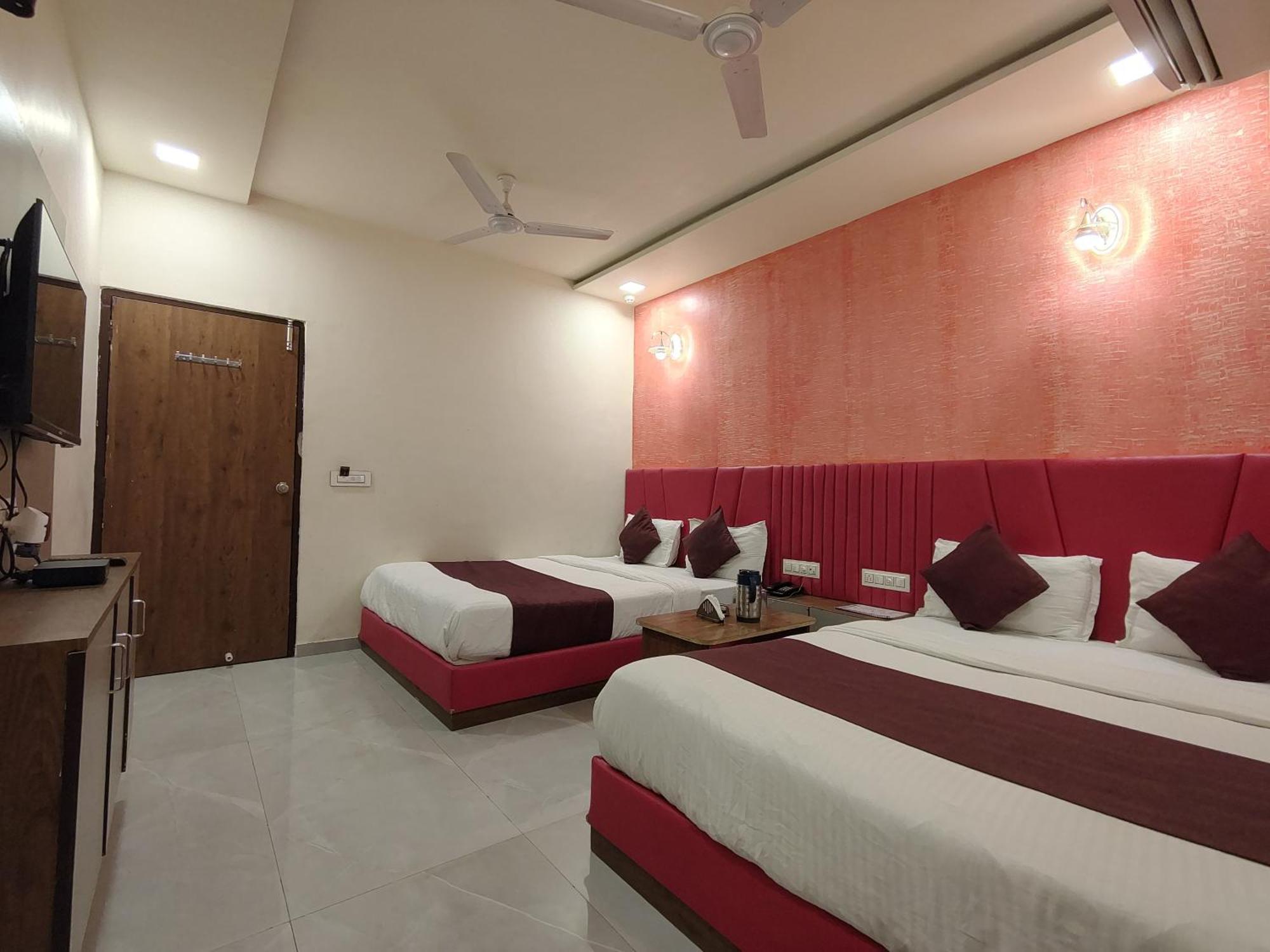 Hotel Avadh Palace, Subhash Bridge, Rto Circle, Ahmedabad Exteriör bild